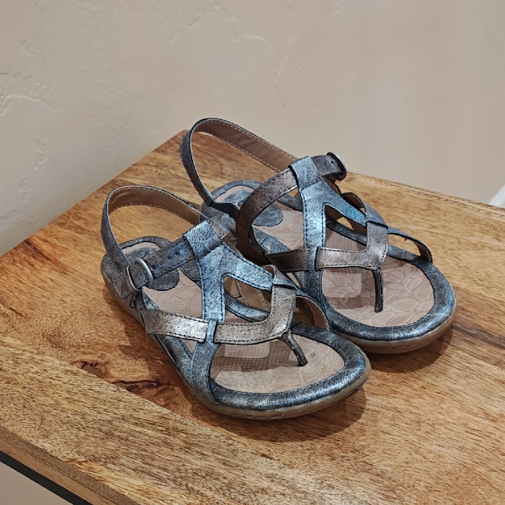 b.o.c. Metallic Pewter Strappy Women’s Sandals